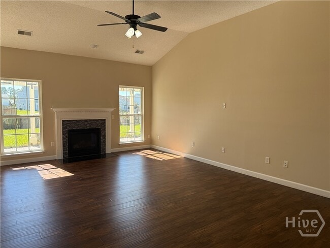 Photo - 107 Willow Point Cir