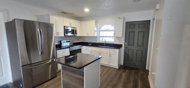 Photo - 671 Royalty Ct