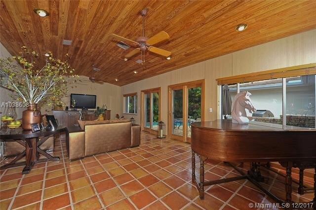 Photo - 1425 Trillo Ave