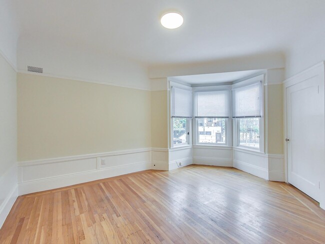 Bright, Renovated 1BD with In-Unit W/D and... - Bright, Renovated 1BD with In- Apartment Unit W/D and... Unit 1