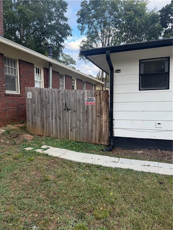 Photo - 650 Holderness St SW