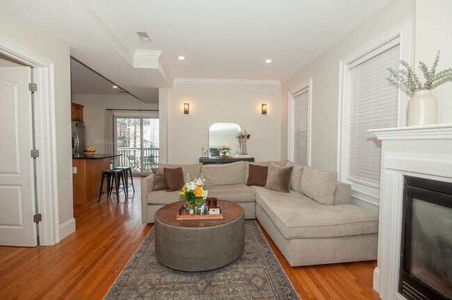 Photo - 2 Burnham Pl Unit 2