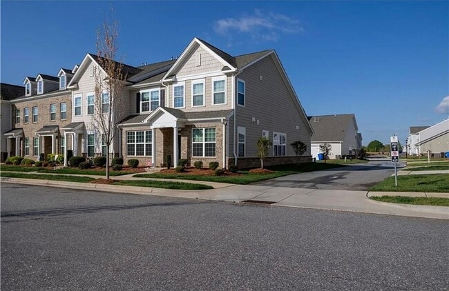 Photo - Beautiful 3Bed/2.5Bath Townhome located in...