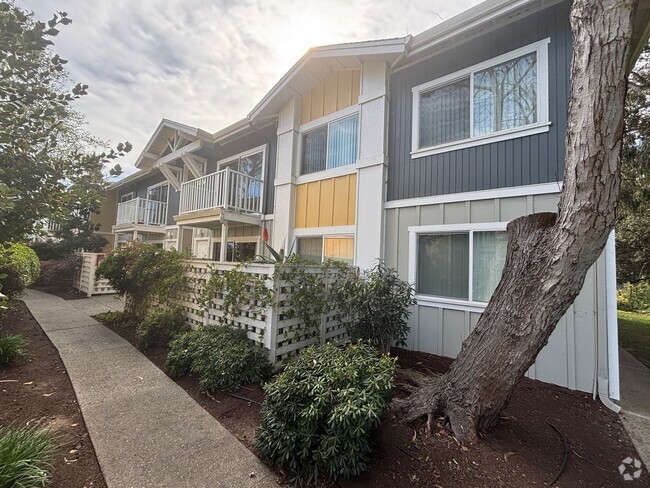 Building Photo - SANTA CRUZ-Beautifully updated 2-Bedroom C... Rental