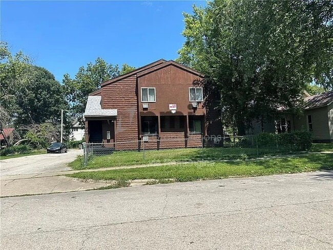 Building Photo - 904 W Macon St Unit 6