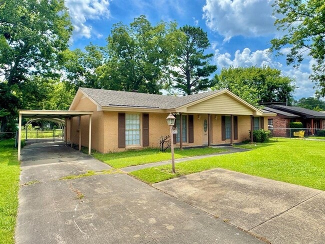 Photo - 3253 Windwood Dr