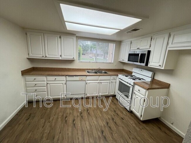 Photo - 3936 W Meadow Ave