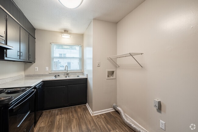 2BR, 1.5BA - 1025SF