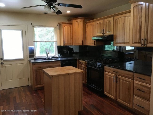 Photo - 19 River Edge Dr