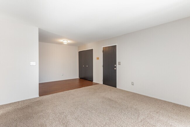 Photo - Farmington View Apartments - Farmington Hills, MI