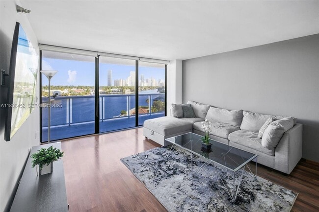 Photo - 20515 E Country Club Dr Unidad 645