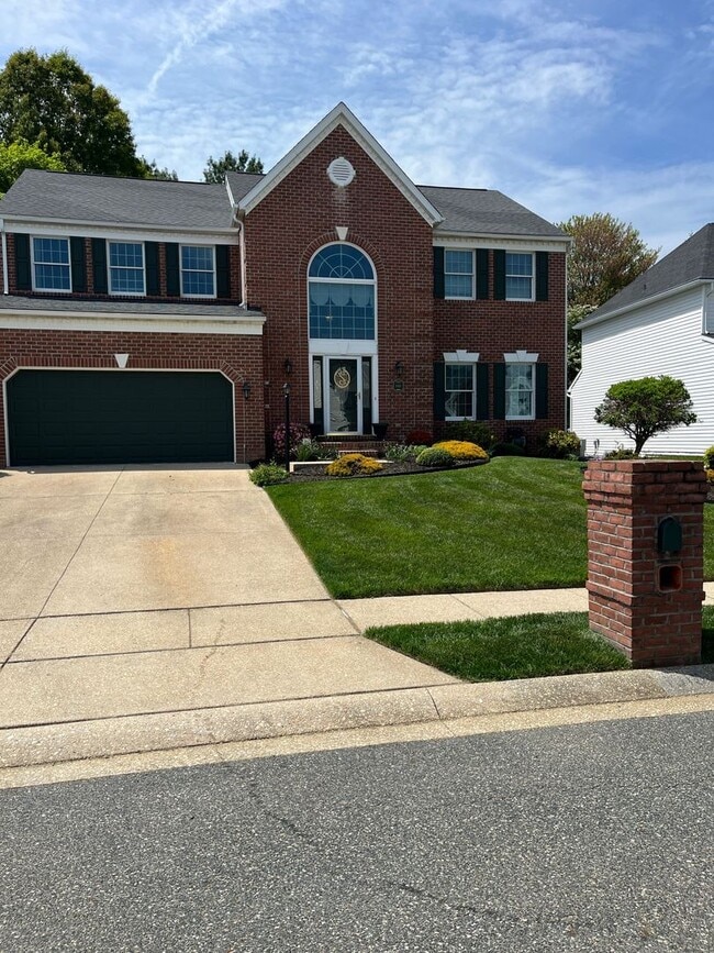 Updated & Landscaped 4 Bedroom, 4 Bath Hom... - Updated & Landscaped 4 Bedroom, 4 Bath Hom... Casa