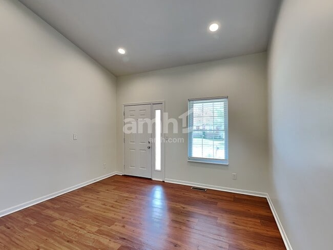 Photo - 2211 Siesta Dr