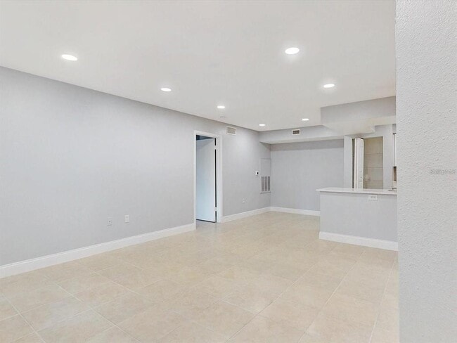 Photo - 3032 Parkway Blvd Unidad 108