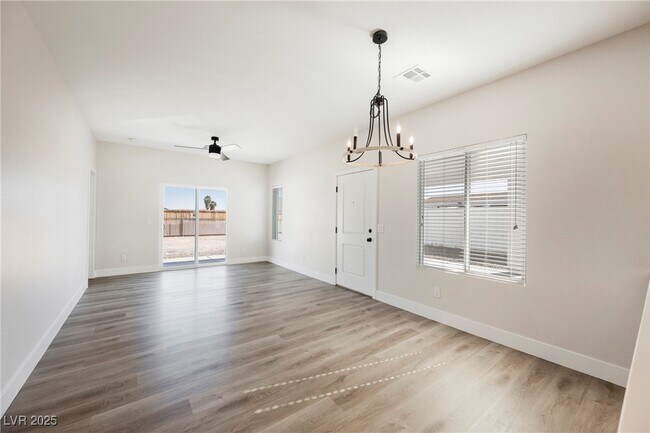 Photo - 5240 Denning St