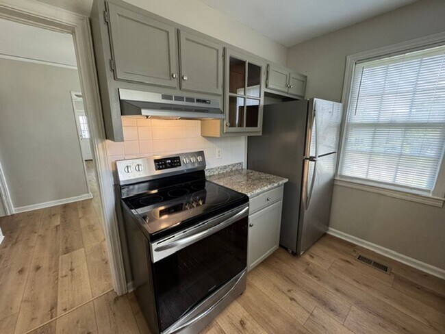 Photo - 245 Beechwood Cir