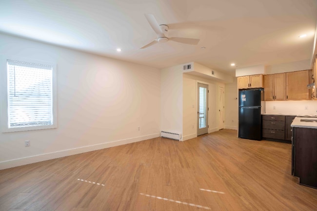 Photo - 517 18th St Unidad 304