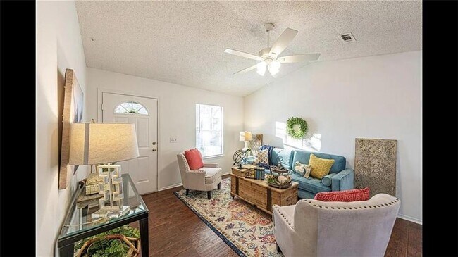 Photo - 266 Christy Ln