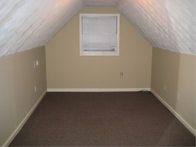 Photo - 1359 High St Unit B