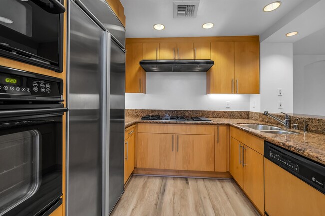 Photo - 11847 Gorham Ave Unit #104