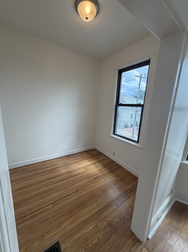 Photo - 206 Bartholdi Ave