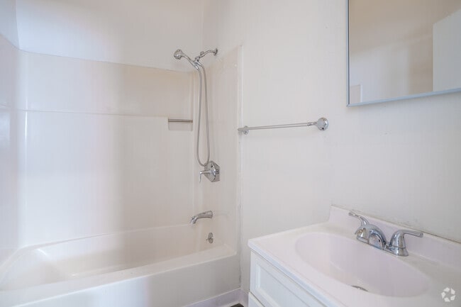 1BR, 1BA - 1869SF - Bathroom