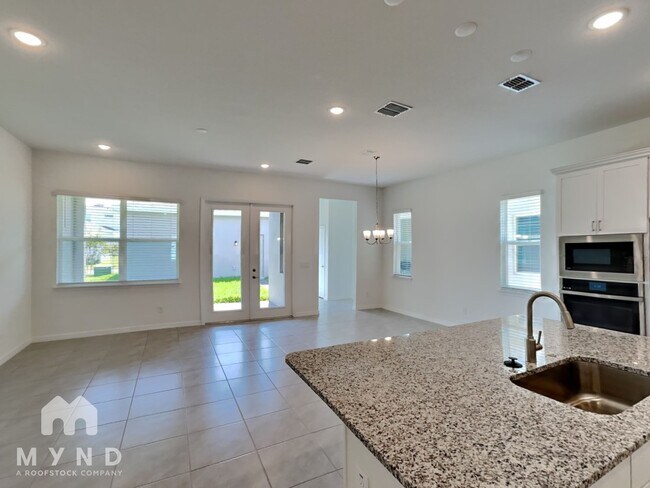 Photo - 792 MIDDLETON ST