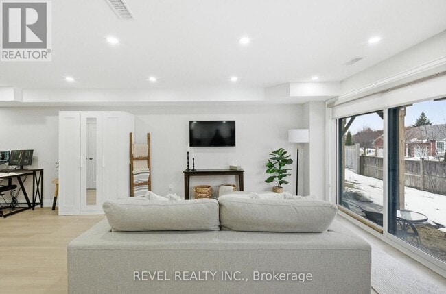 Photo - 69 Pine Gate Pl