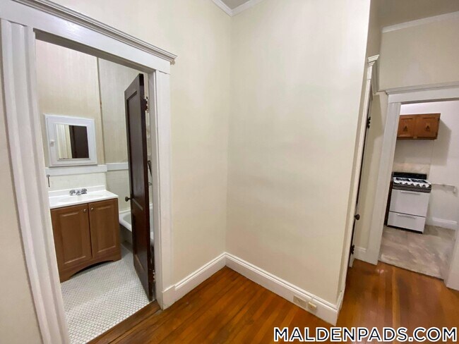 Photo - 17-19-19 Washington St S Unit 107