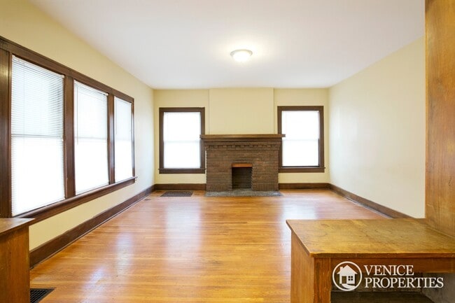 Photo - 187 E Northwood Ave