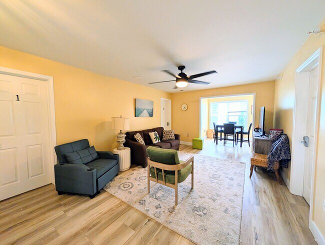 Photo - 2011 Wolfmill Dr Unit 1