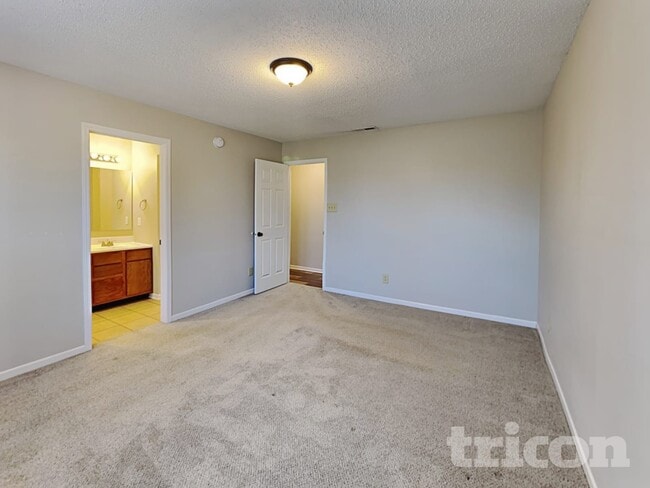 Photo - 10800 Wymm Ln