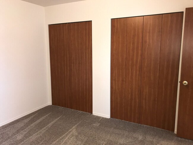 Photo - December Rent FREE w/ 12m Lease! Newer Construction Duplex!!