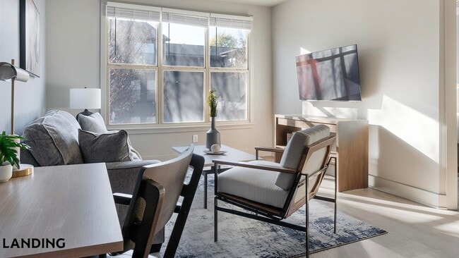 Photo - 49 Boulevard SE Unit E-568