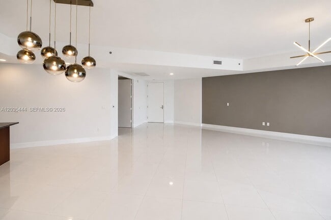 Photo - 15901 Collins Ave Unidad 403