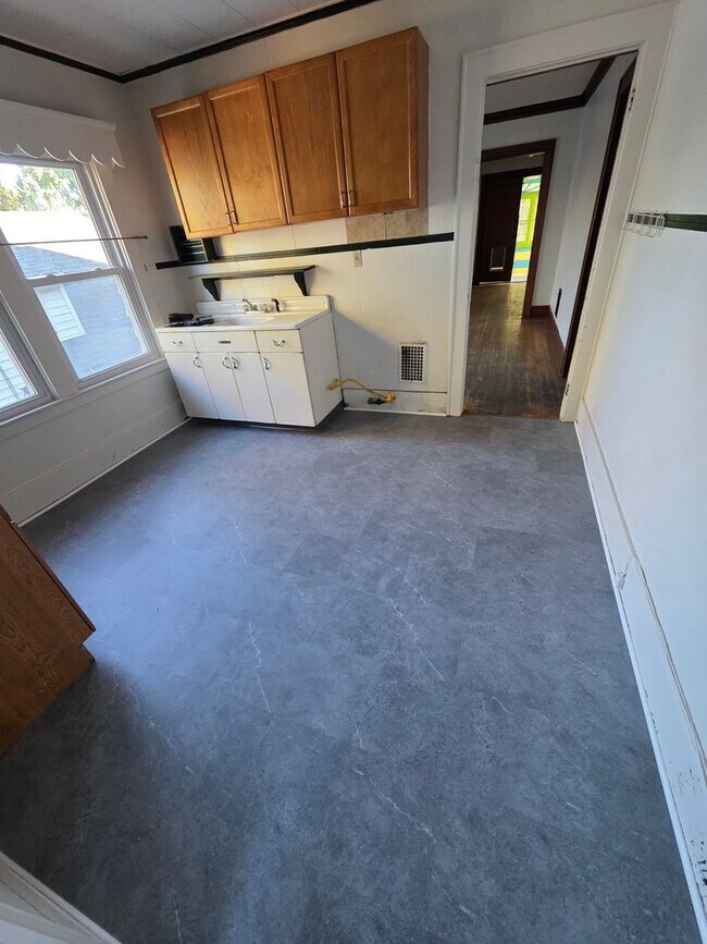 Photo - 218-220 Congress Ave Unit 220 Congress Ave UP