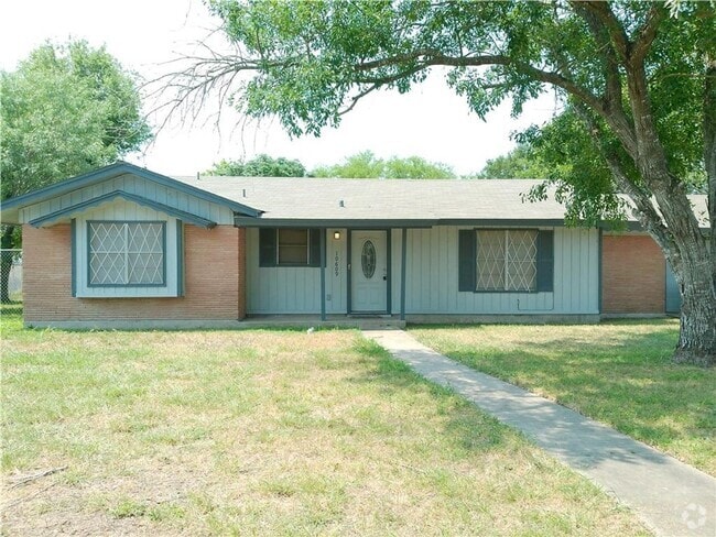 Building Photo - 10609 Kingwood Dr Rental