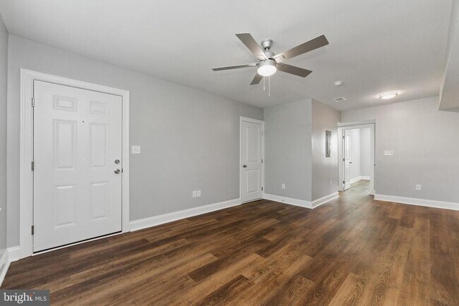 Photo - 2021 E St NE Unit 2