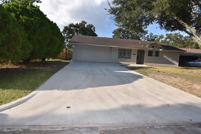 Building Photo - 6414 Grape St