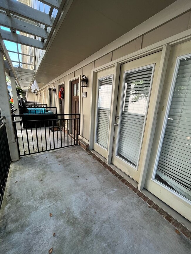 Photo - 220 Woodlands Unit 220 Woodlands