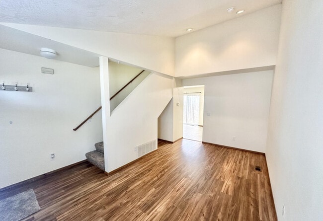 Photo - 107 N Caton St