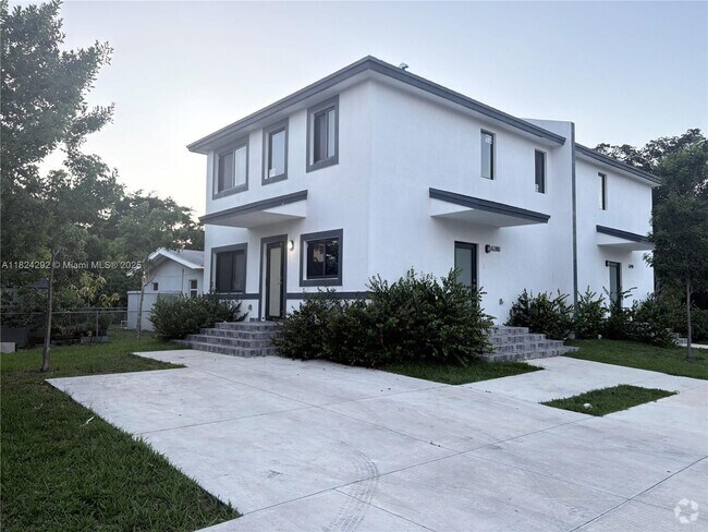 Building Photo - 6280 NW 22nd Ct Rental