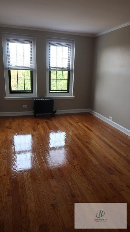 Photo - 1209 W Sherwin Ave