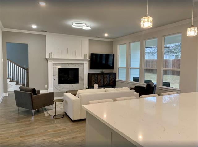 306 Village Way