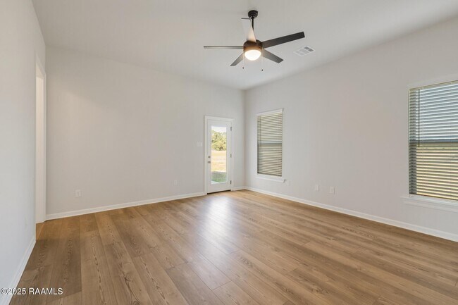 Photo - 305 Wakely Ct