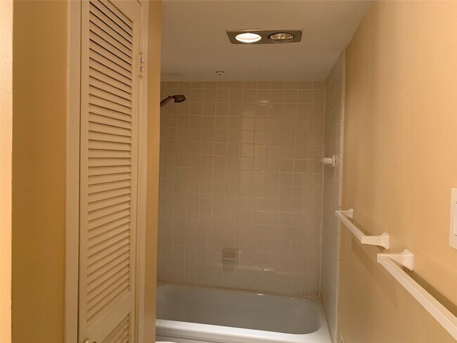 Photo - 2230 S Piney Point Rd Unit 210