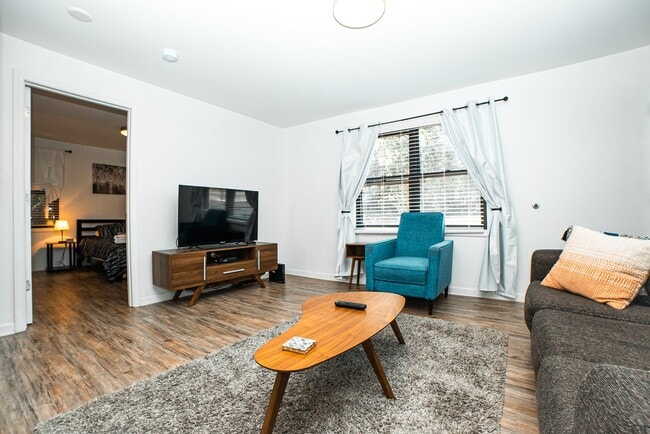 Photo - 1601 Herman St
