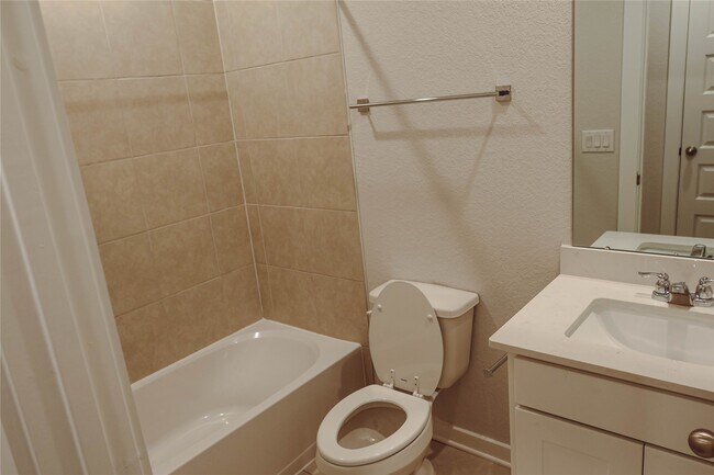 Photo - 8534 Blueberry Ash St