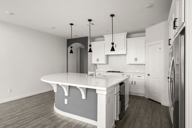 Photo - 16826 Beechwood Forest Way