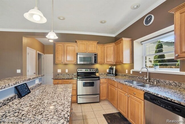 Photo - 2043 Vermont Ave